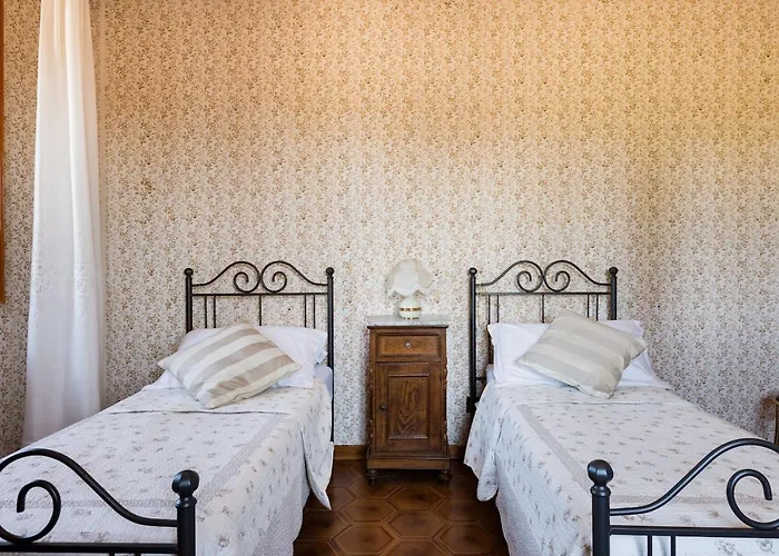 Eleonora Kır Evi Lucignano