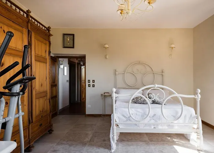 Kır Evi Eleonora *